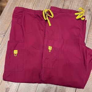 Women’s Modern Fit set of 2 size xl scrub bottoms, Wine Color